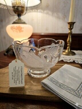 Vintage Teleflora 24% Lead Crystal Footed Swan Bowl | Frosted Glass Scalloped